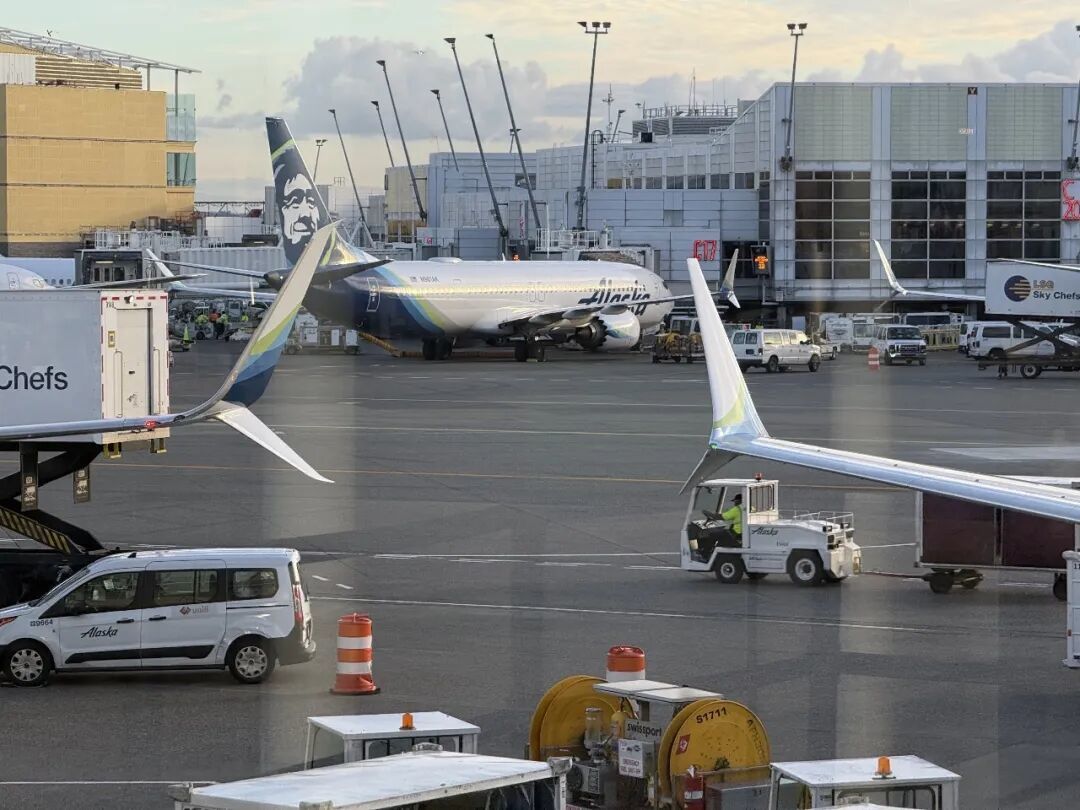 在阿拉斯加航空 737MAX9 短途美国国内航班体验最朴素的“头等舱”