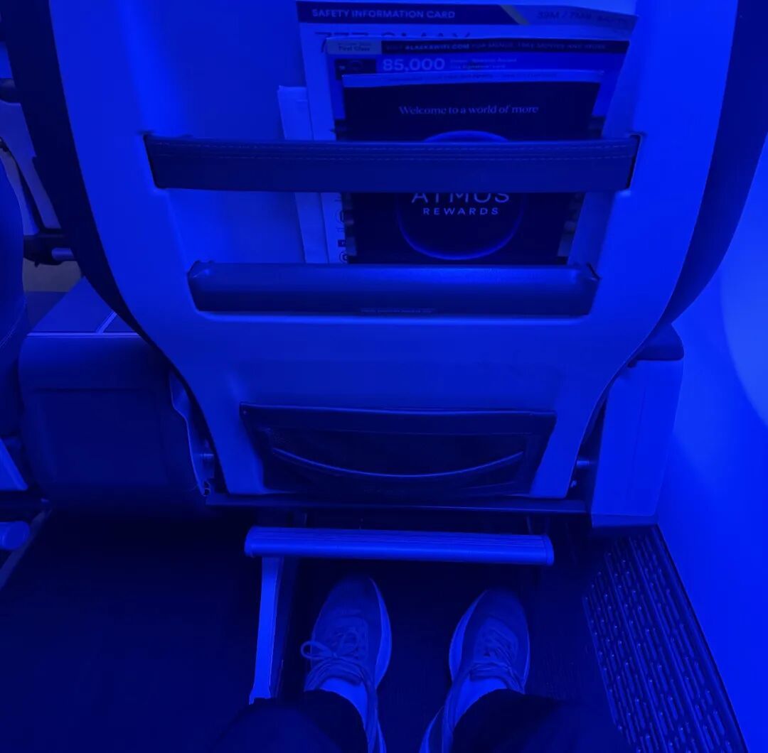 在阿拉斯加航空 737MAX9 短途美国国内航班体验最朴素的“头等舱”