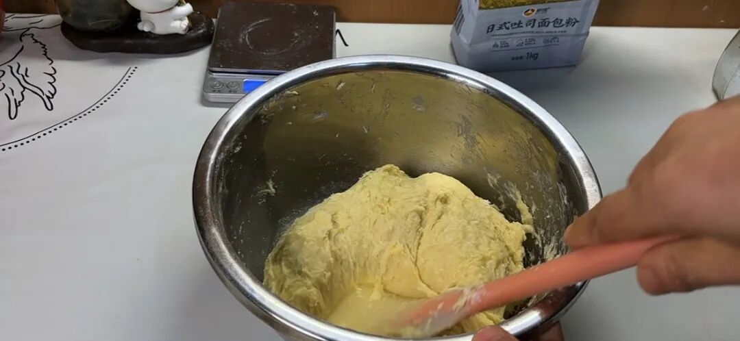 电饭锅就能做拉丝大吐司!零失败配方,柔软到爆,只要掌握方法和技巧,新手也能一次成功