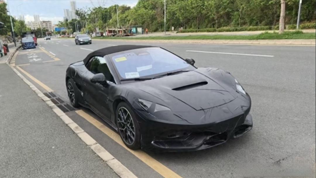 比亚迪王炸新车曝光!定位软顶敞篷高性能跑车:腾势Z