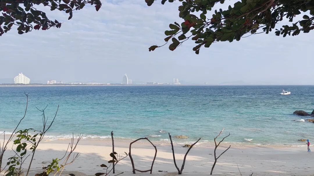 不必远赴马尔代夫,在三亚蜈支洲岛,遇见那片果冻色玻璃海