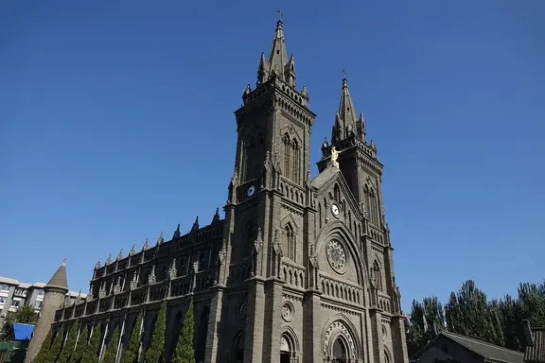 沈阳小南教堂丨限定版小金人