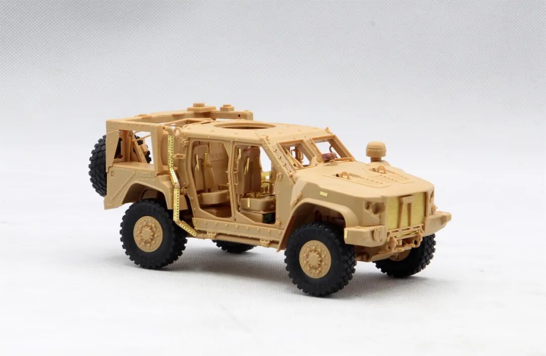 【模型网评测】麦田 RM-5149 1/35 美海军陆战队JLTV M1278 A1重火力支援型 素组部分