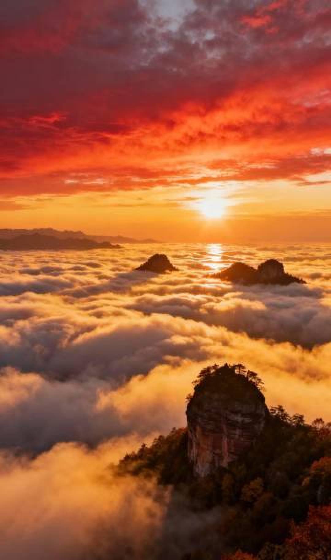 这才是现实版仙侠世界!住悬崖天街,枕云海入眠,齐云山绝了。