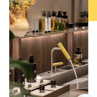 香氛美妆个护：2025至今，「海外品牌+原创品牌」有哪些线下新动作？| iziRetail热点