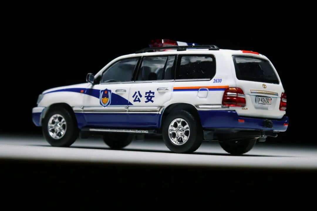 执法先锋|拓意 1/64 Toyota Land Cruiser