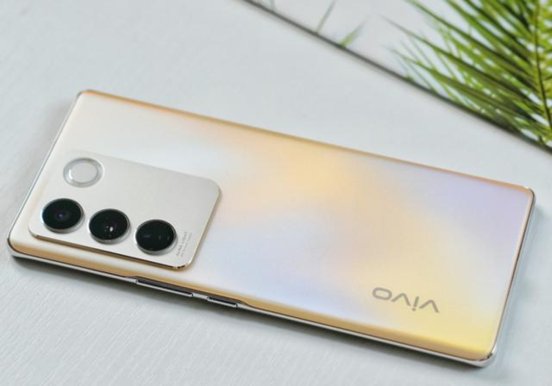 vivo“太拼了”，16GB+512GB跌至2519元，8000mAh+90W+4320Hz调光！！