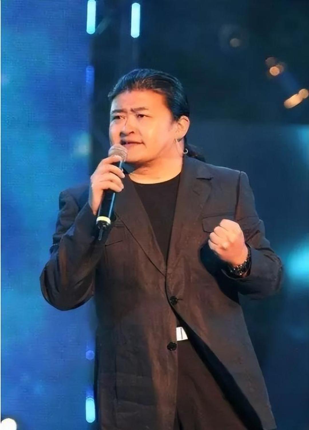 事实证明,嗜酒如命,患“不死癌症”的刘欢,早已走上另一条大道