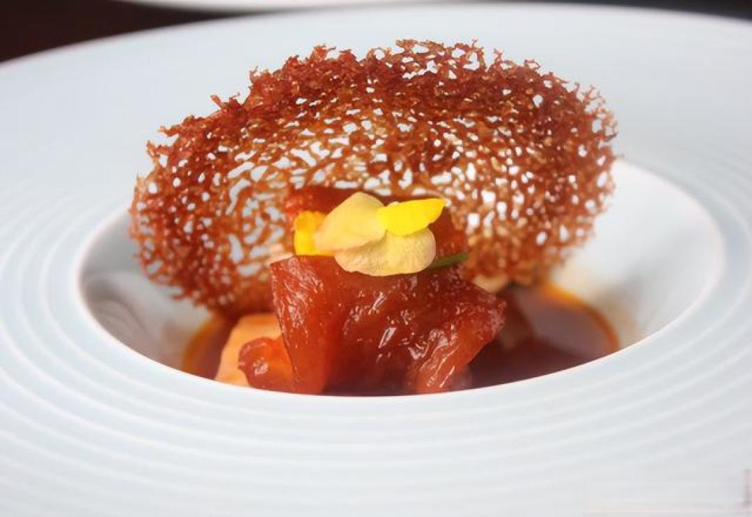 美食推荐:素什锦焖锅、竹海龙笋烧肉、金丝牛肉制作方法