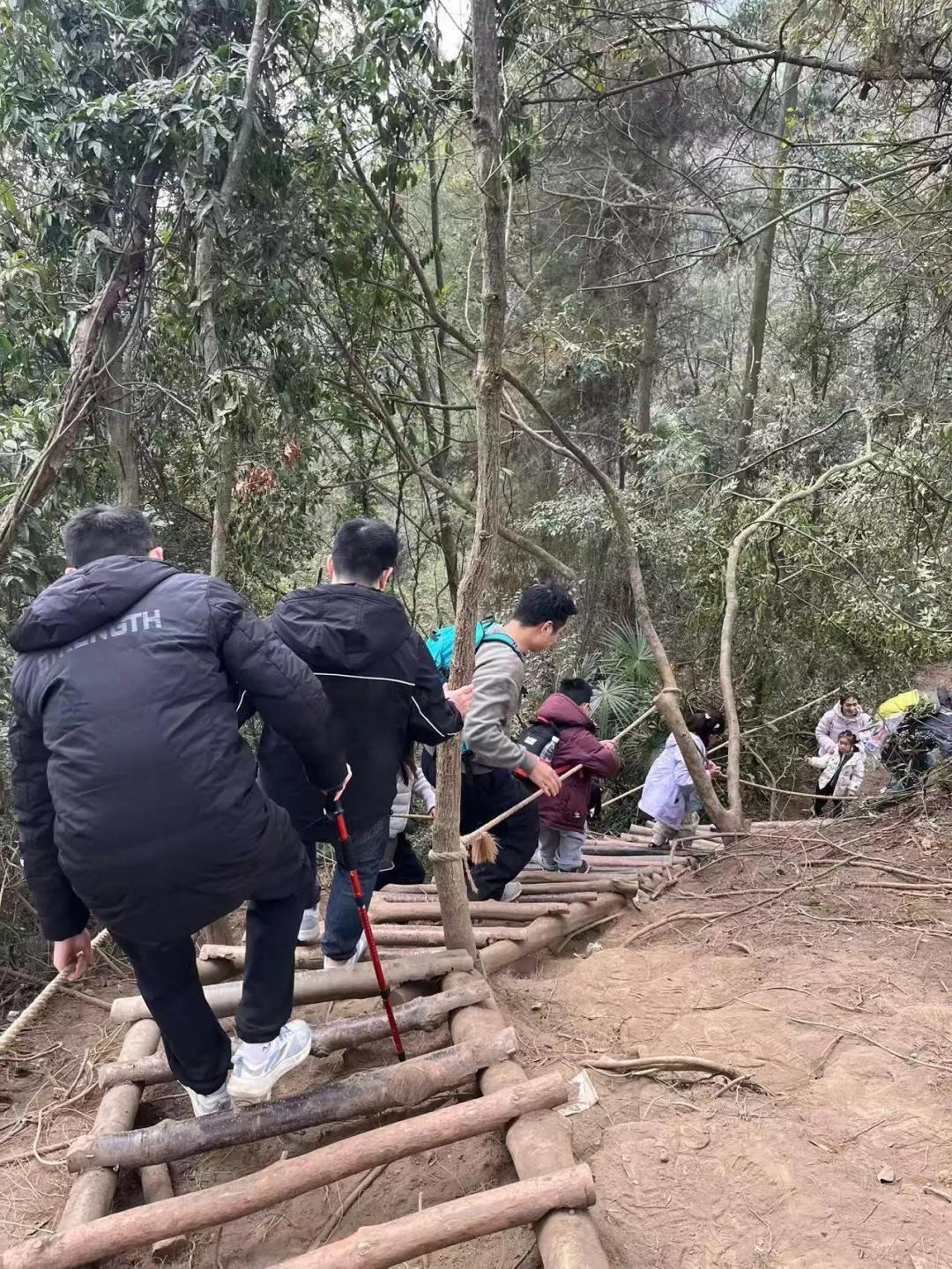 娃玩到不肯走!彭州老鹰岩亲子徒步yyds