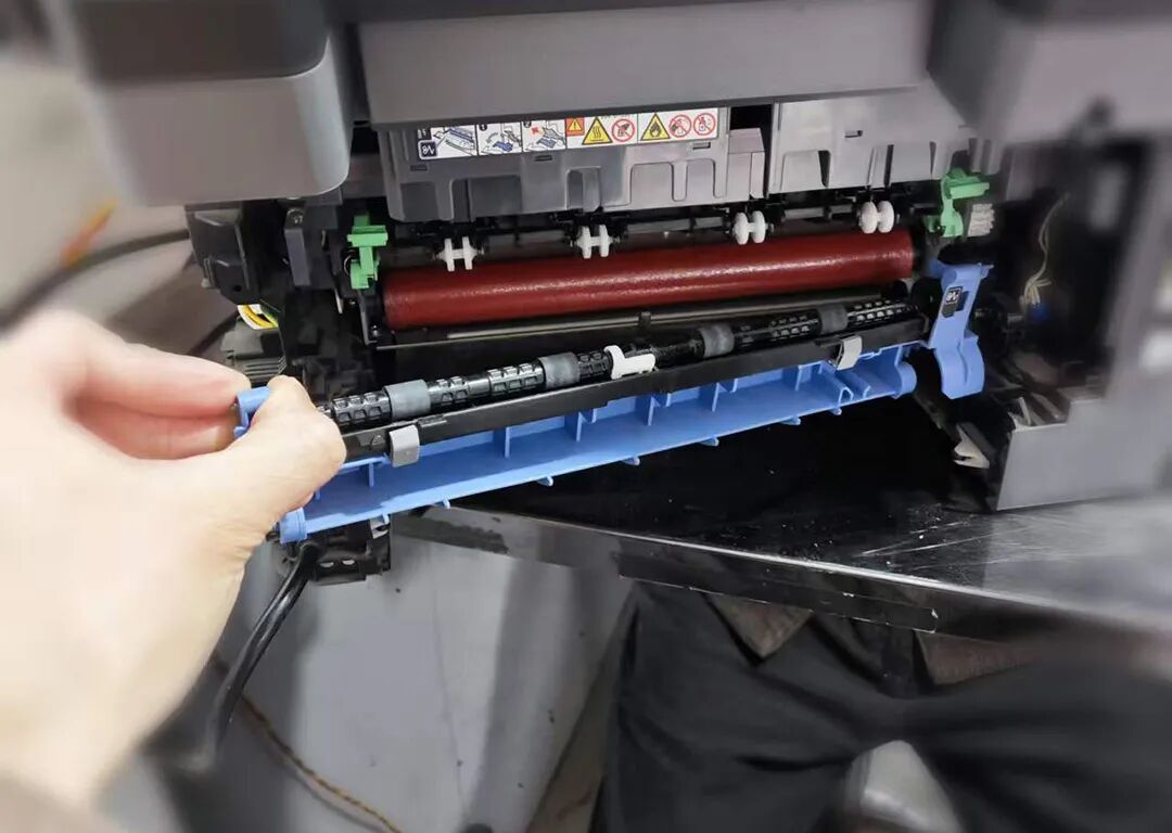 一次卡纸强拔导致的定影损坏拆机大作战(全程实操拆换兄弟7180DN定影组件)--自我诊断,15分钟内将自动重启?