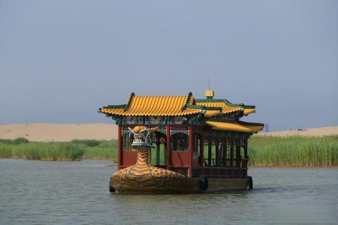 沙湖秘境:一半是沙漠,一半是湖水,百分百的惊艳之旅
