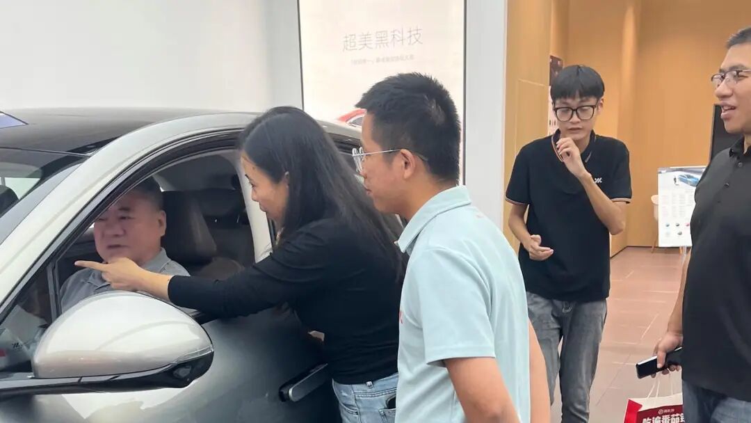 走出实验室,钻进门店!智己工程师手记27页用户心声,只为造更懂你的车