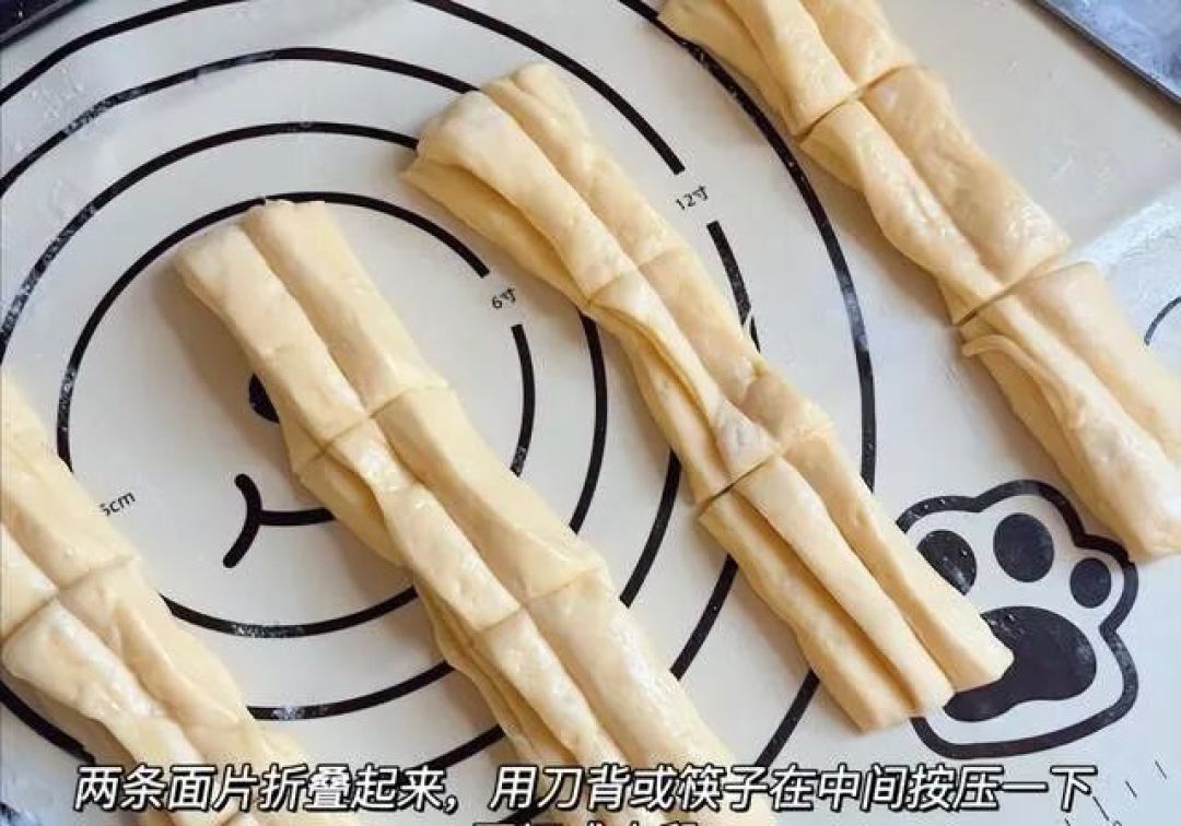 家庭版香酥小油条,无泡打粉版,蓬松酥脆胖嘟嘟,看一眼就会!