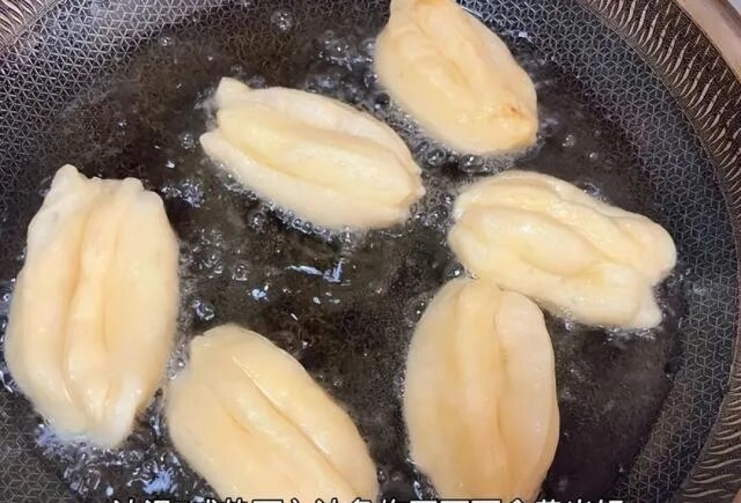 家庭版香酥小油条,无泡打粉版,蓬松酥脆胖嘟嘟,看一眼就会!