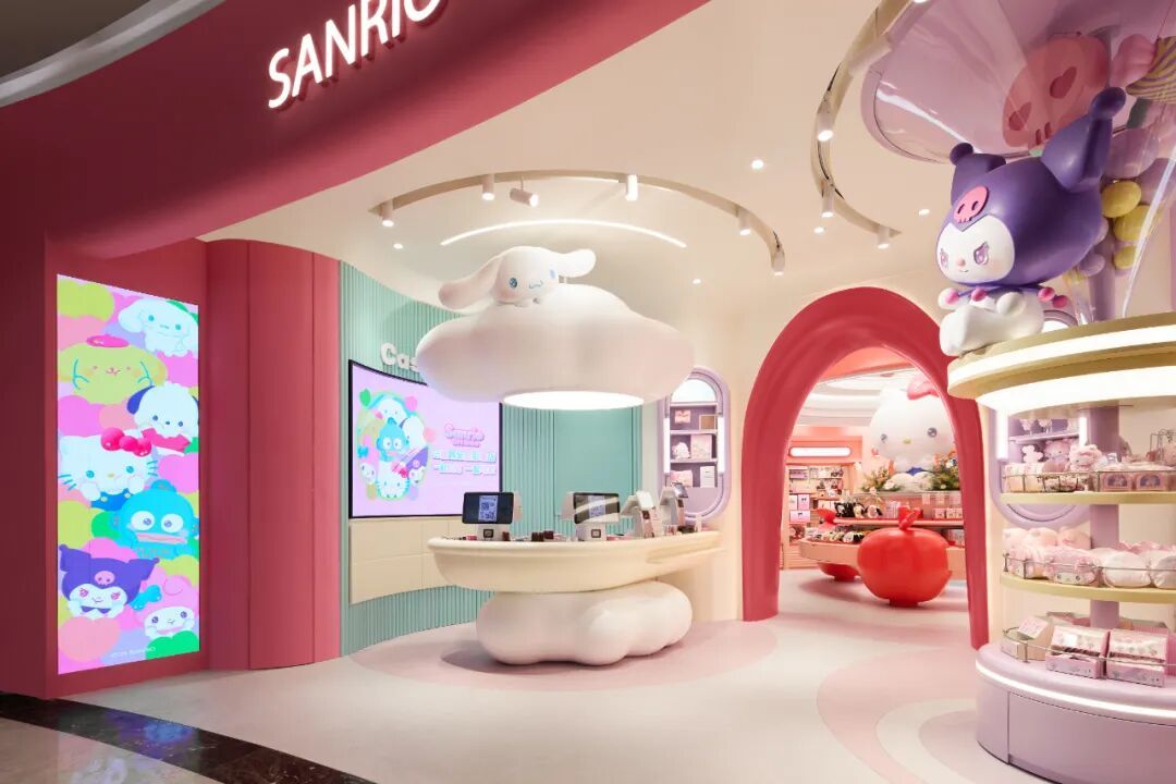 Frame首发丨笑脸蜘蛛:“三丽鸥”全新形象门店,落地上海南京东路新地标