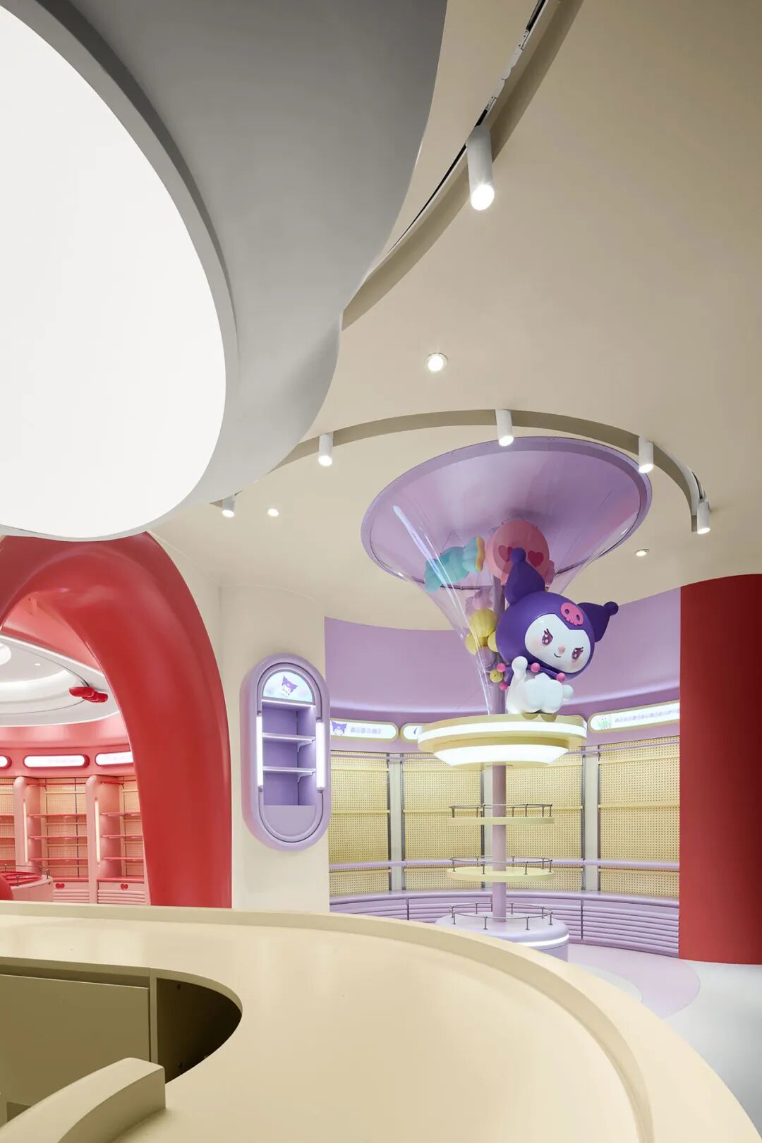 Frame首发丨笑脸蜘蛛:“三丽鸥”全新形象门店,落地上海南京东路新地标
