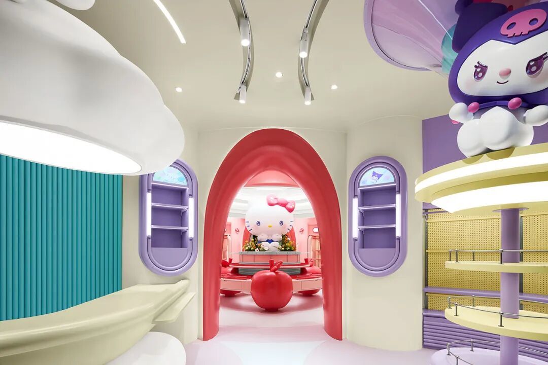 Frame首发丨笑脸蜘蛛：“三丽鸥”全新形象门店，落地上海南京东路新地标