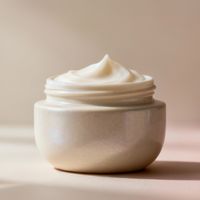 大牌抗老面霜 vs 国货新品？50+真实用户实测后，答案出人意料