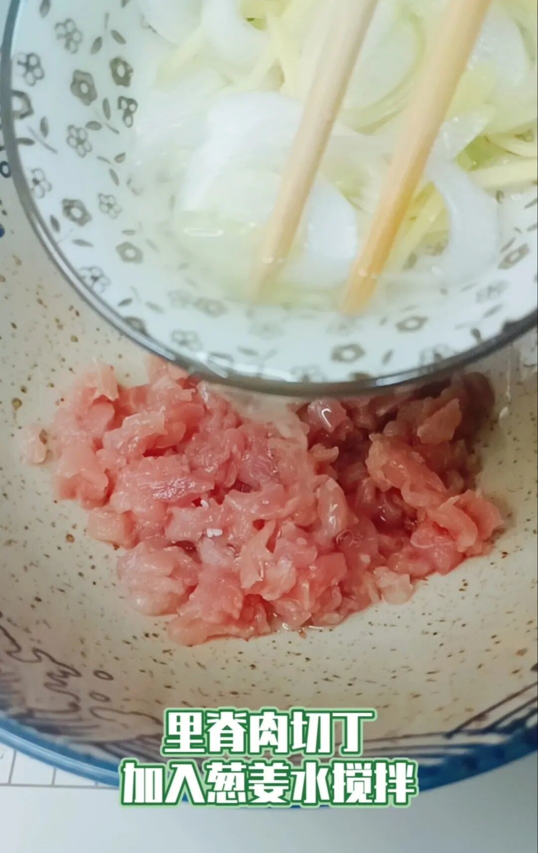 皮蛋瘦肉粥,用高压锅做,米粒软糯开花,香味浓郁,早餐绝佳选择!