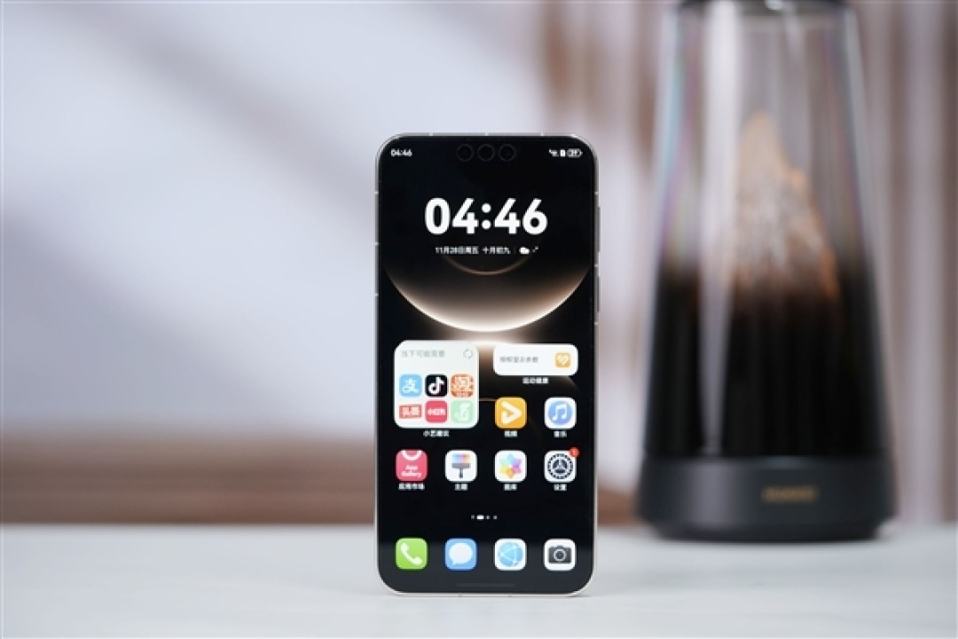 华为Mate 80 Pro Max斩获AI手机场景智能评测第一 影像、社交、办公全面领先