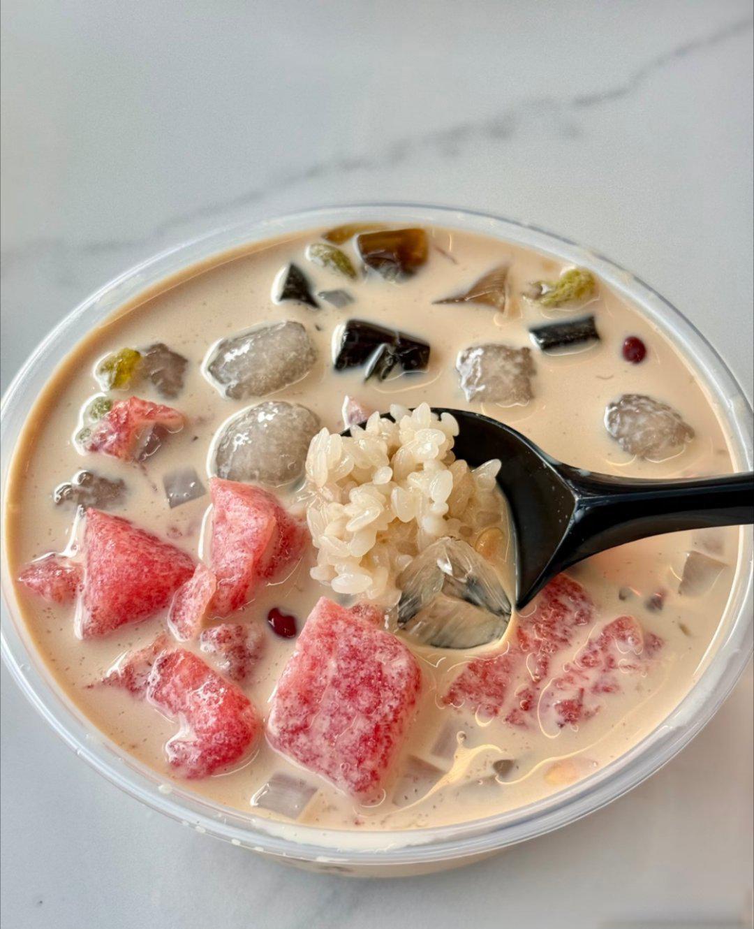 奶茶腊八粥:年轻人为古老节俗注入的新潮“灵魂”
