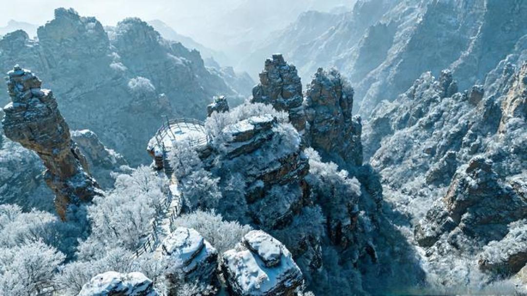 冬日白石山,当云海雾凇遇上悬崖栈道,这才叫人间仙境