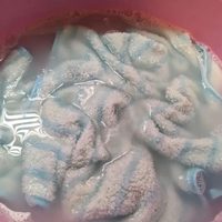原来清洗毛巾这么简单，水里撒一把，搓一搓就能干净如新，你也快试试吧！
