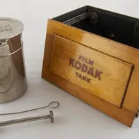 1902：从暗室到明室-柯达胶卷显影机/显影罐