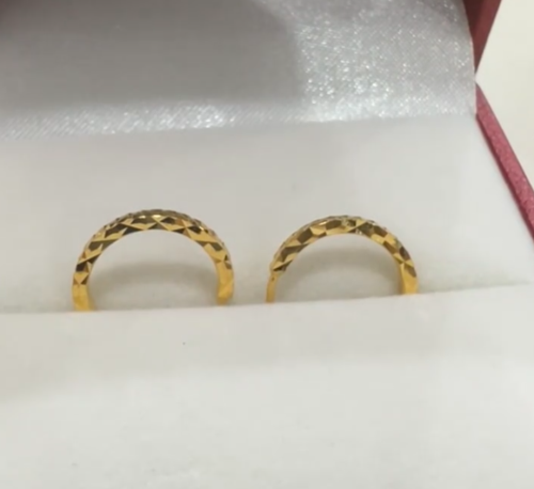 一万块钱买黄金首饰,能买到什么?