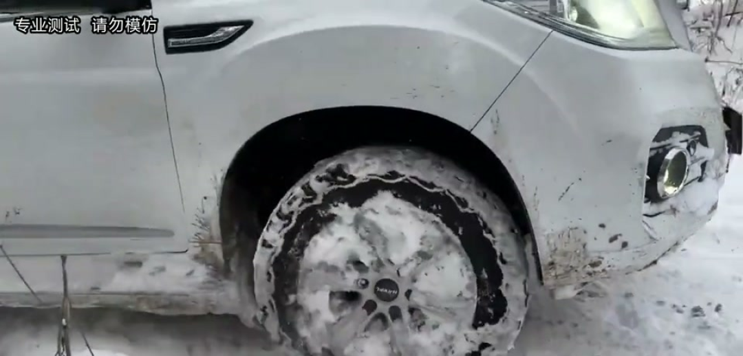 雪地越野实测!哈弗H9死磕帕杰罗,陷车那一刻差距出来了