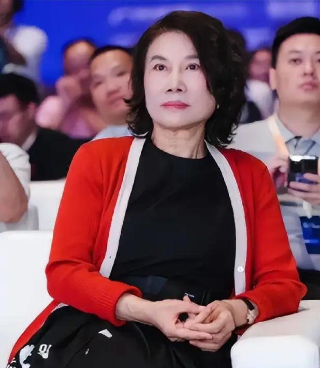 被停职审查、转移资产、搞办公室恋情，董明珠身上标签哪个是真的