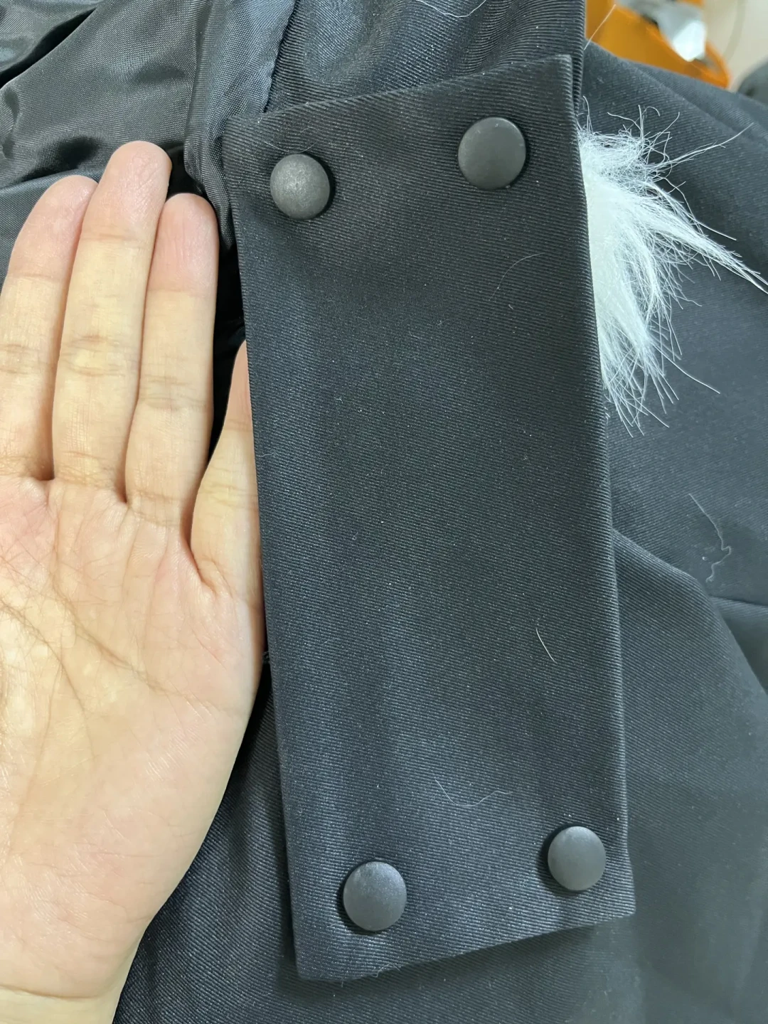 两张左右的小莫c服上身测评