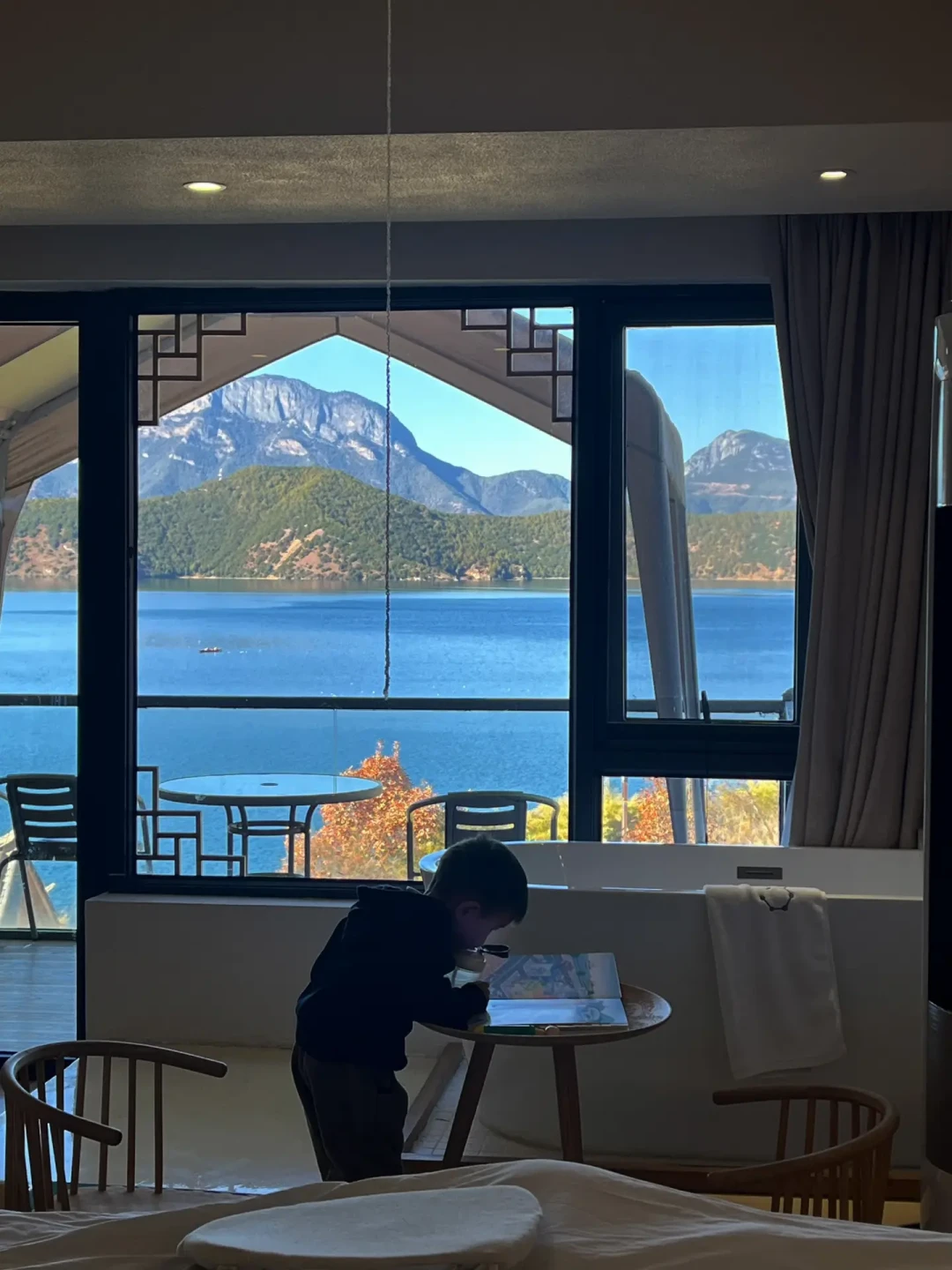 泸沽湖酒店测评|100+湖景房🏨豪赌成功!
