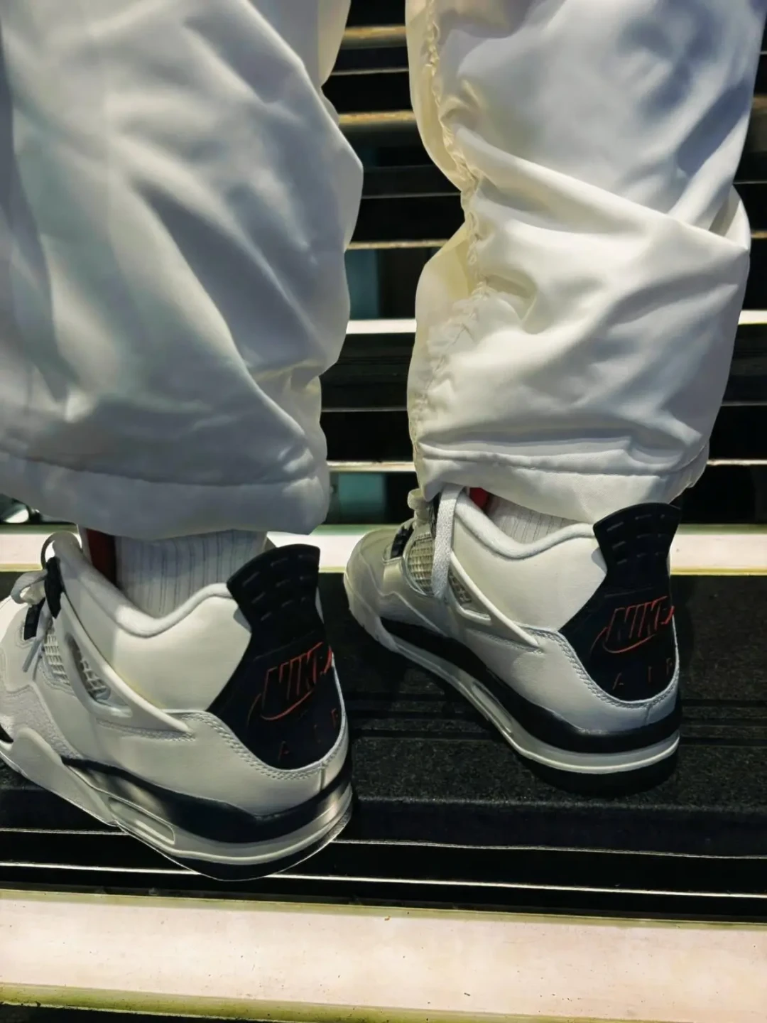 AJ4 Flight Club|破发价入手元年细节,很值