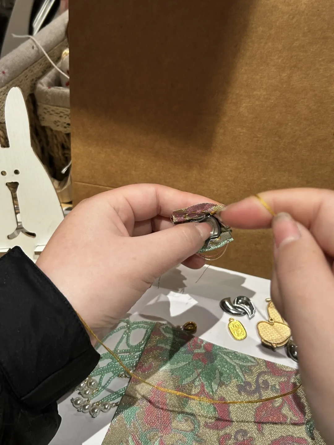 马年爆火的宋锦挂件教程来咯,有手就会✌️