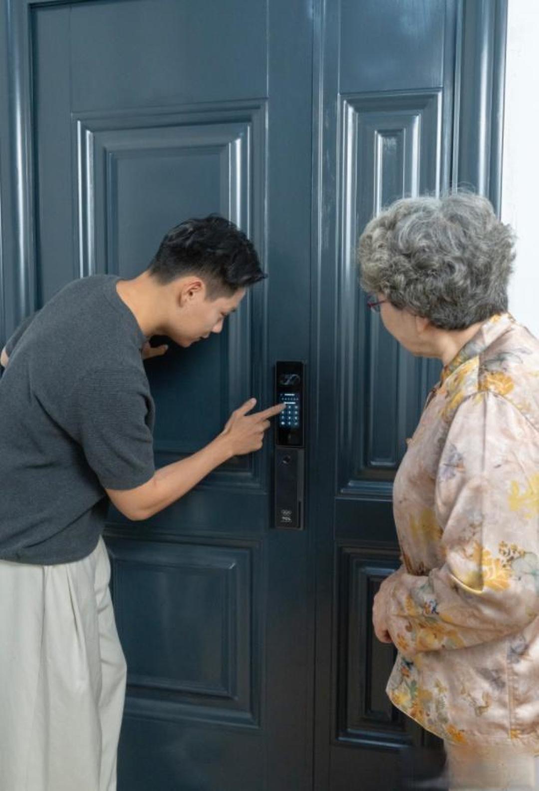 不是测评，就是一个普通用户对双屏AI智能锁的真心话：它改变了什么？