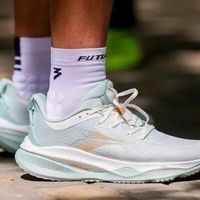 中年男人答应我：运动鞋少穿萨洛蒙、Hoka，这4个国货更有性价比