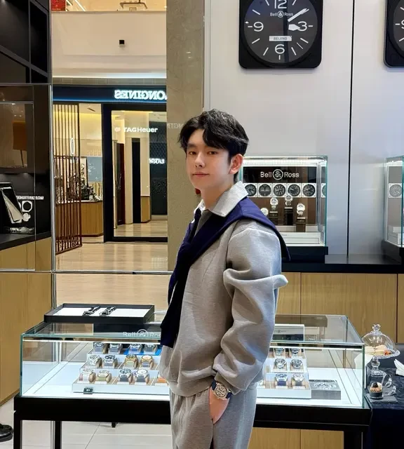 腕间未来感｜Bell & Ross BR-X3的机械美学
