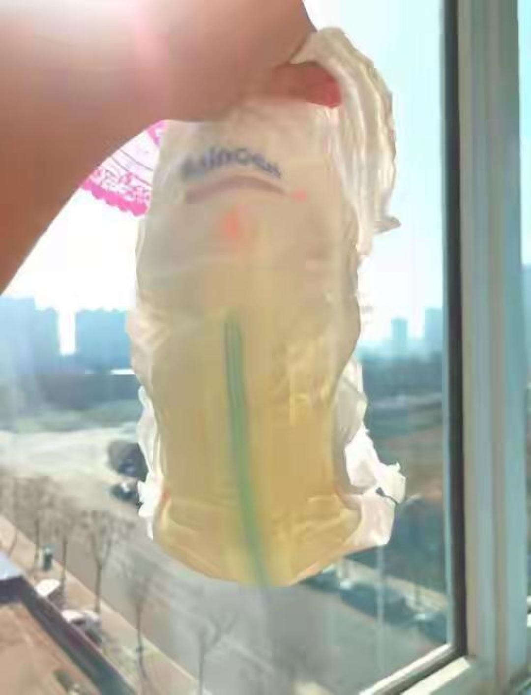 心疼钱>心疼娃?福州老人晒干纸尿裤重复用,医生紧急提醒