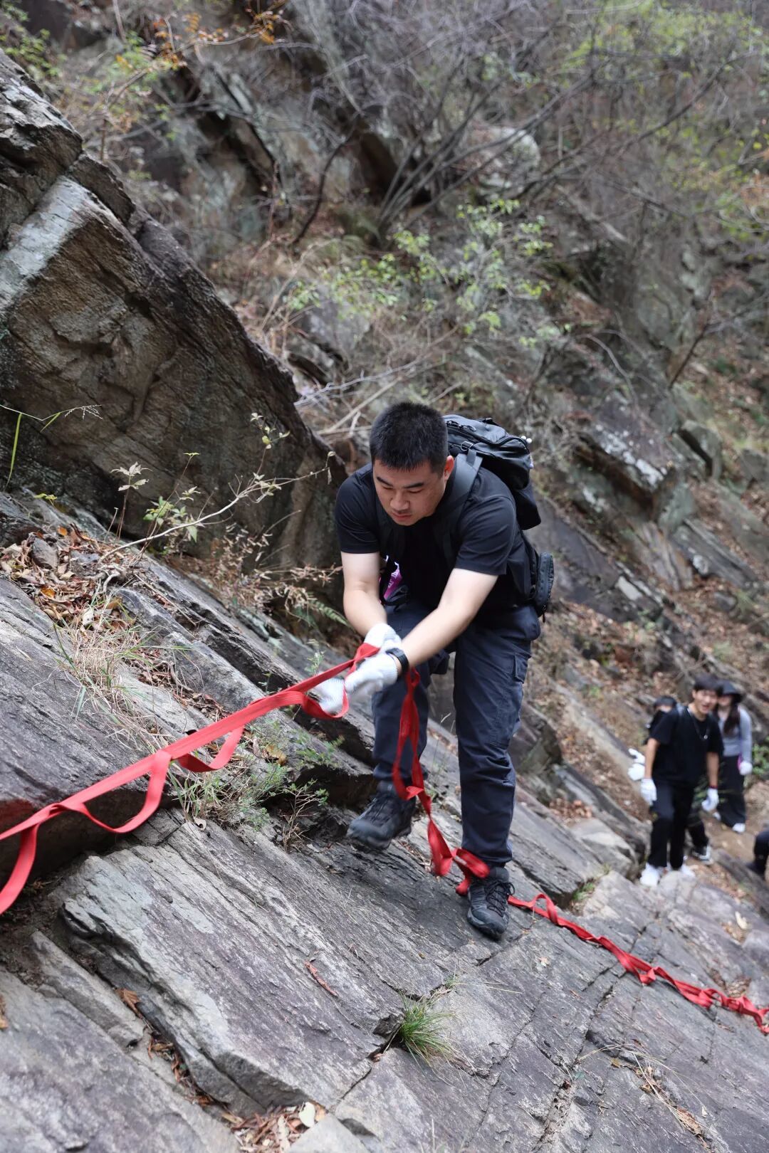 02.01周日 | 亲子徒步「 孝感凤凰魔道 」峡谷穿越,手脚并用,大岩板攀爬,原始森林秘境,治愈系大风车, 趣味性极强