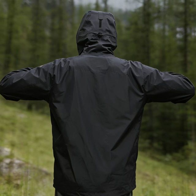 闭眼冲！百元级凯乐石平替？京东京造轻量冲锋衣首发众筹还有赠品