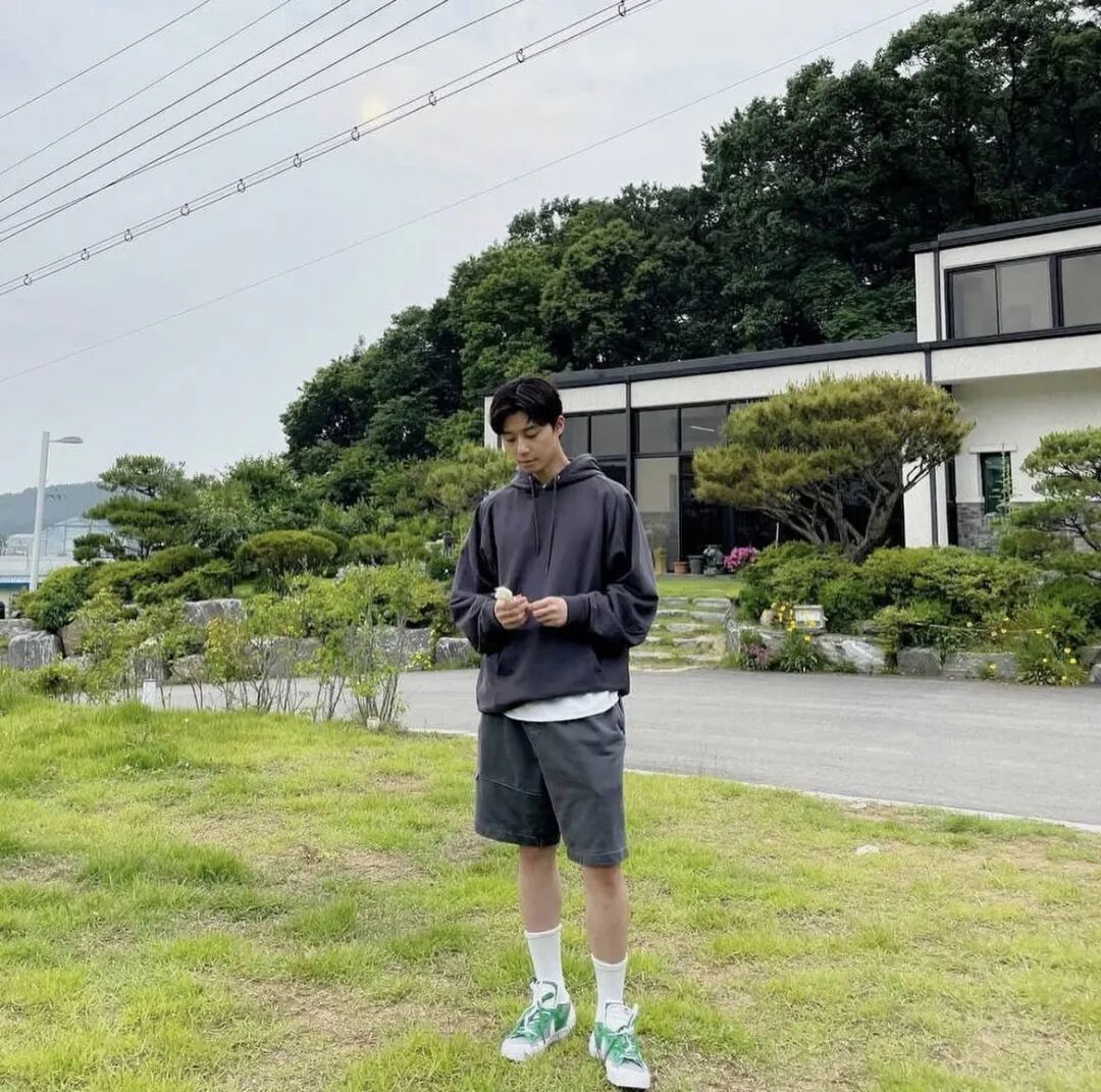 女装难买？那就直接买男女同款，跟着男明星穿准没错