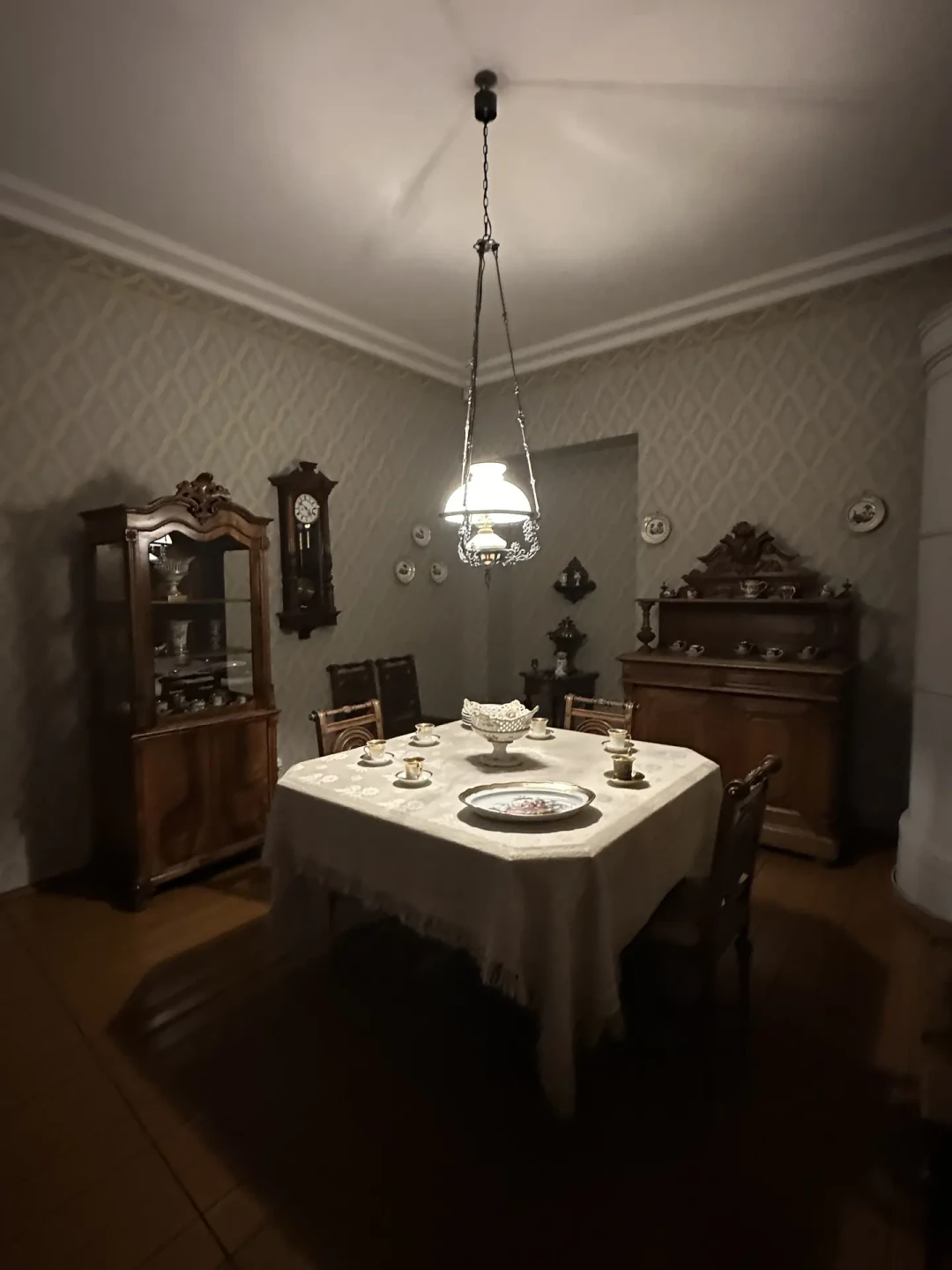 在这里写完传世之作,也在这里落幕