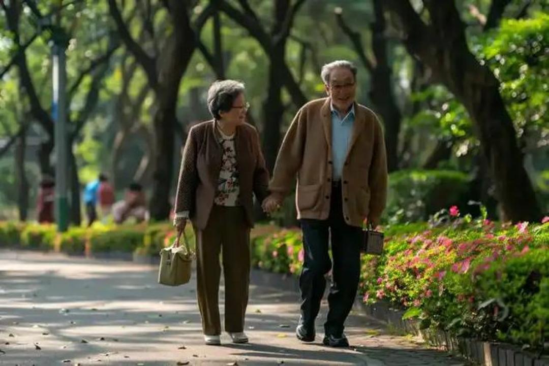 散步半小时不对?医生忠告:年过 70 岁,散步尽量做到这 5 点!
