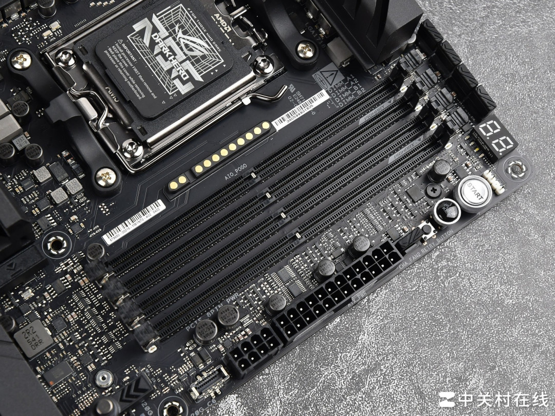 AMD 锐龙7 9850X3D首测 搭华硕ROG X870E DARK HERO主板帧数起飞