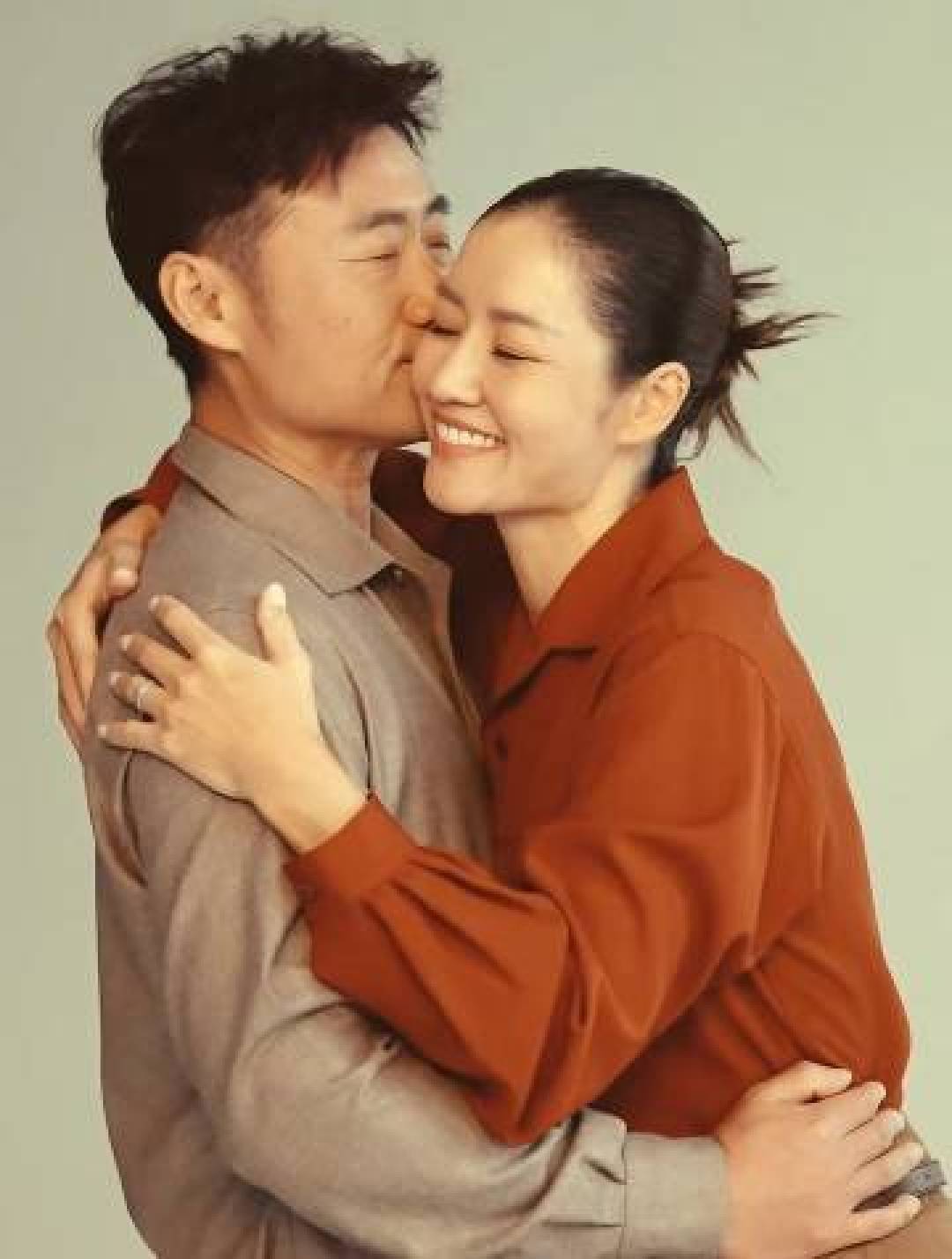 李娜姜山合体登封面,结婚20年自曝“相爱相杀”的真实婚姻