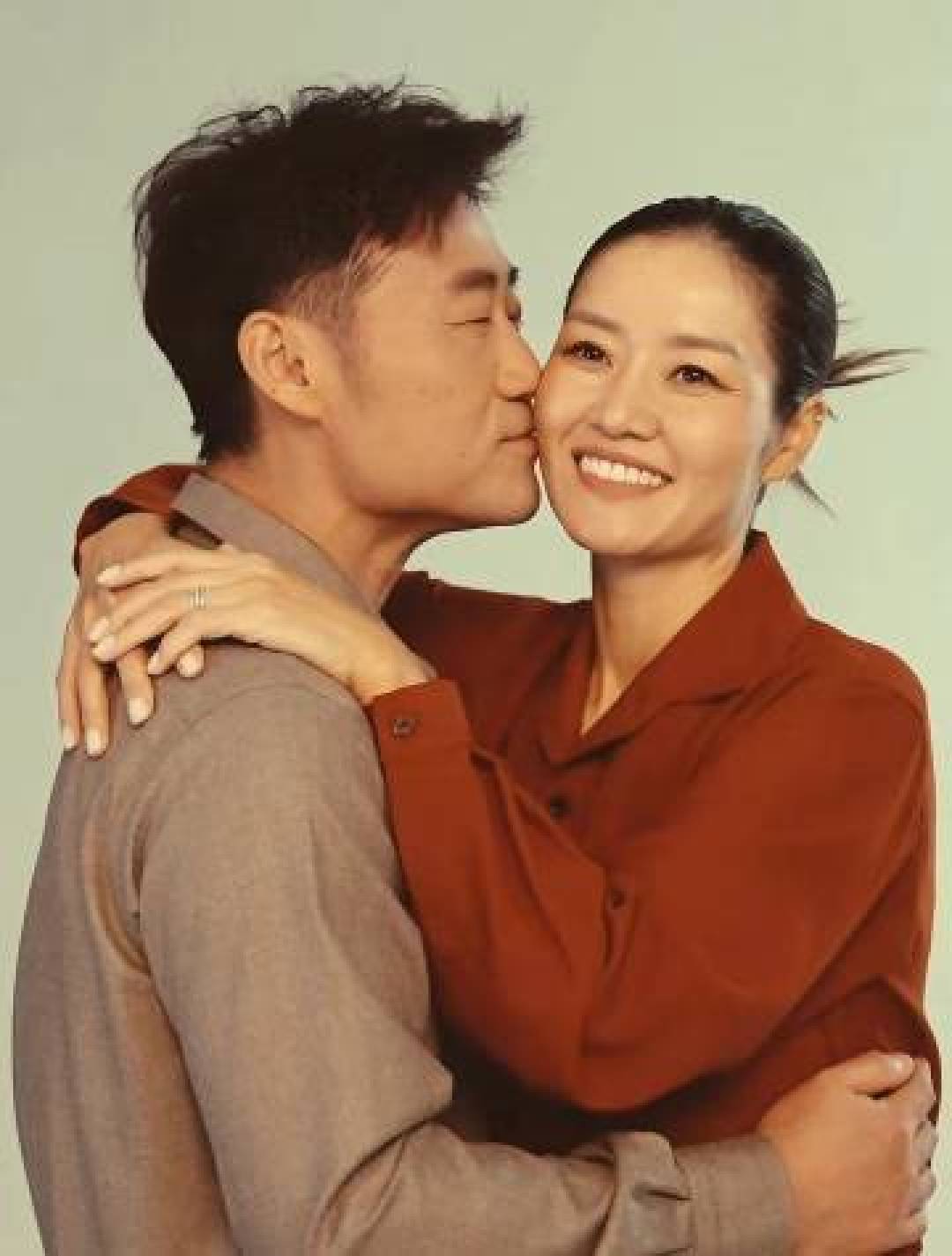 李娜姜山合体登封面,结婚20年自曝“相爱相杀”的真实婚姻