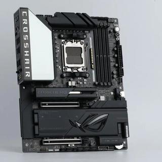 3A千帧打响首场CPU巅峰对决!锐龙7 9850X3D血战酷睿Ultra 9 285K