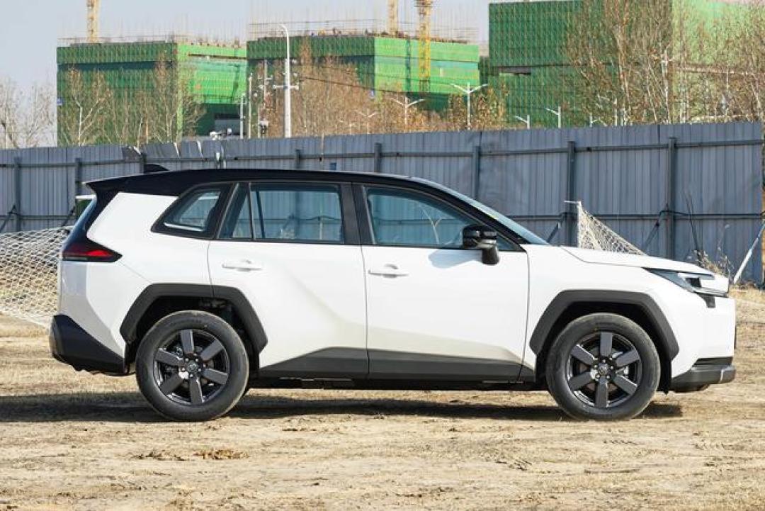 17个小时1350公里,试完全球第六代RAV4荣放,说说真实感受